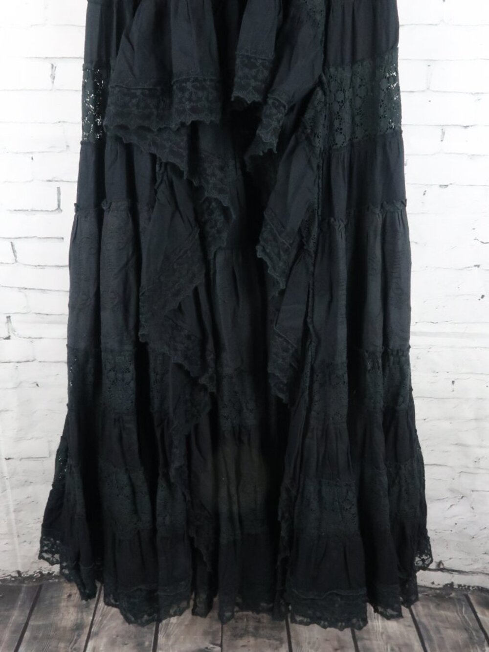 ANTICA SANTORIA BY GIACAMO CIRQUE BLACK EYELET HI LOW GYPSY MAXI SKIRT - Picture 7 of 11